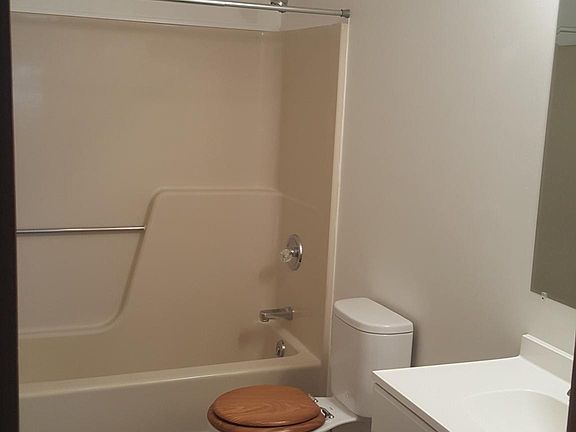 5th image of 320 Norris Ave Floor 1