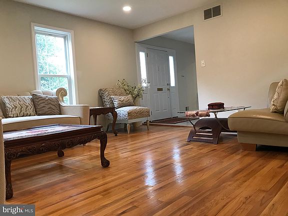3rd image of 14206 Castaway Dr