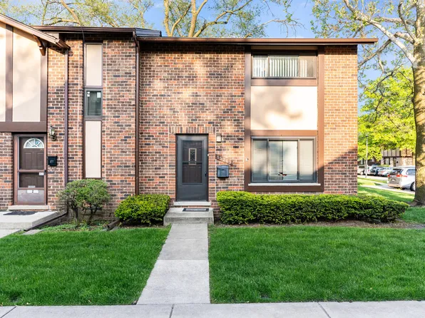 1S269 Ingersoll Ln #269, Villa Park, IL 60181