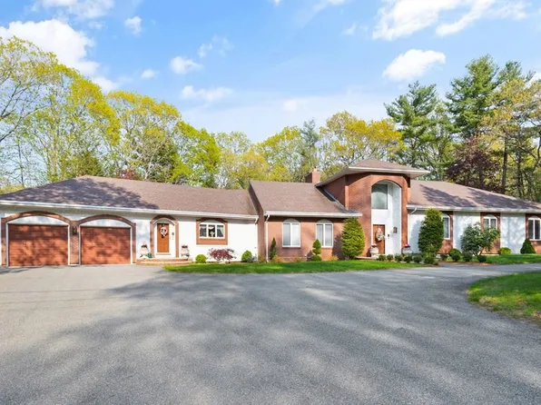 11 Willis Ln, Lynnfield, MA 01940