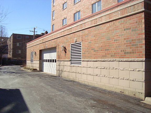 4th image of 476 Alles St Unit 209