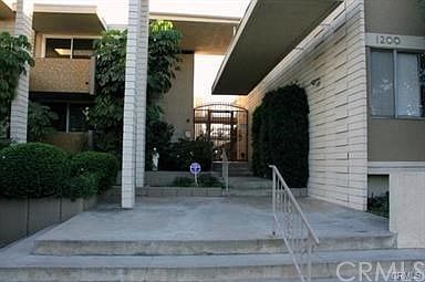 2nd image of 1200 W Huntington Dr Unit 8