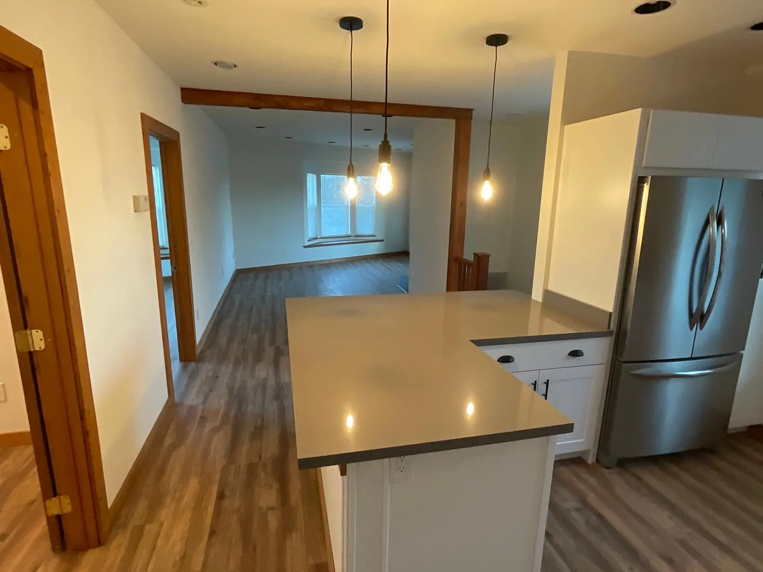 3 bed, 950 sqft, $2,550 — Photo 2