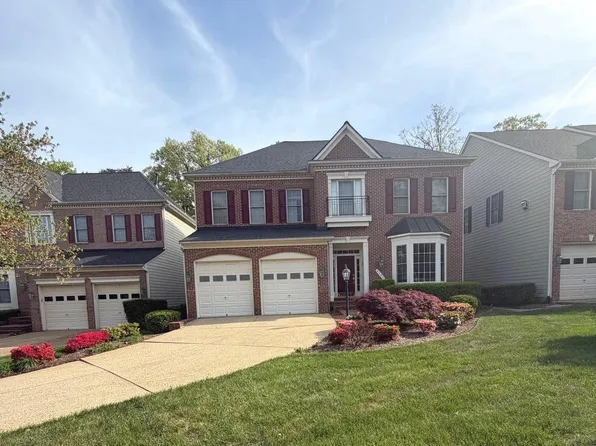 8402 Tysons Trace Ct, Vienna, VA 22182