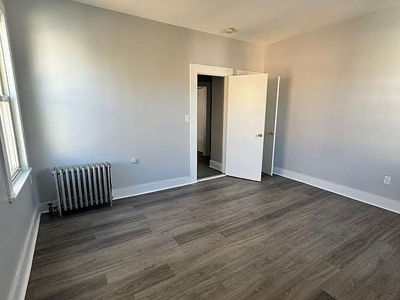 5th image of 21 Underwood St #4