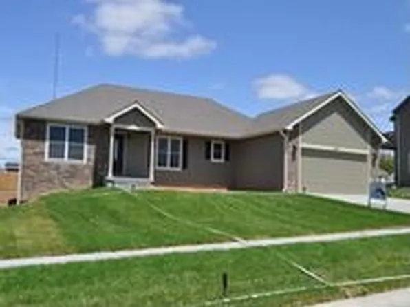 2708 Devin Dr, Junction City, KS 66441