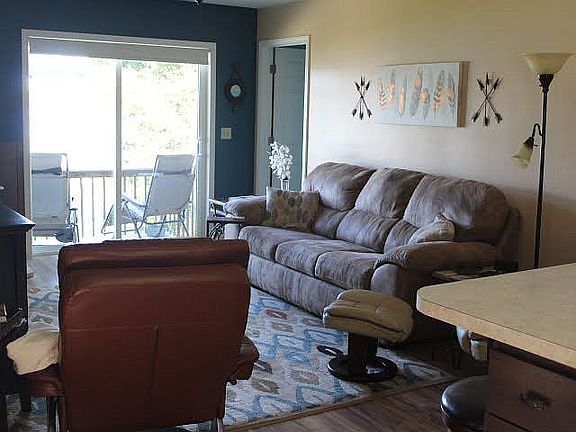 5th image of 22570 Lake Dr