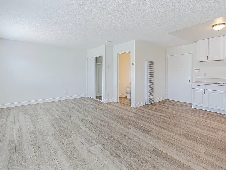 704 McDonald Ave #0 — Photo 7