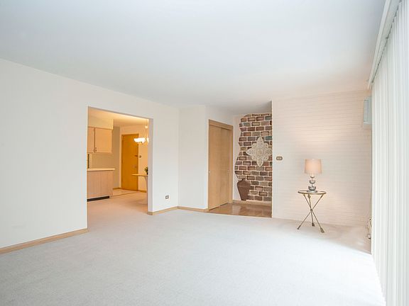 5th image of 27 S Waiola Ave APT 203