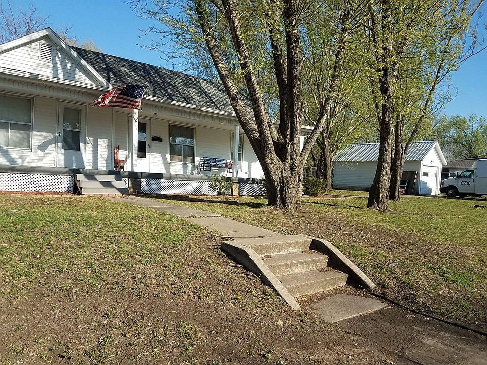 1st image of 901 S Margrave St