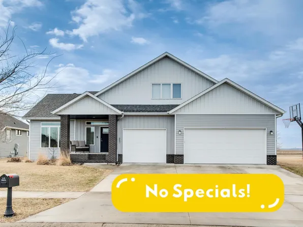 657 Westminster Dr, Moorhead, MN 56560