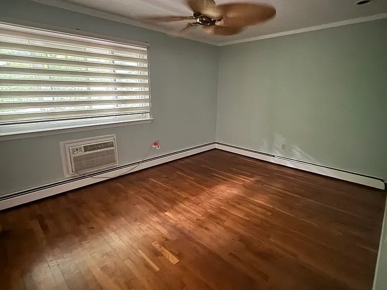 8 N James St — Photo 3