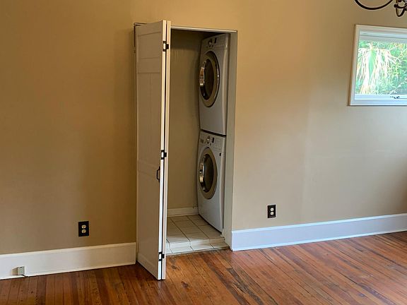In-unit laundry