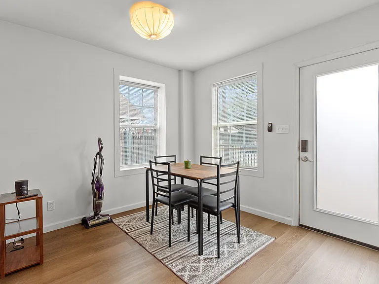 5710 Newport St — Photo 7