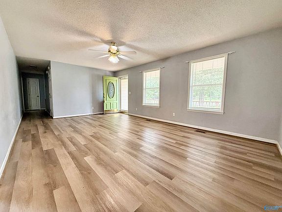 3rd image of 5415 Leigh Ave