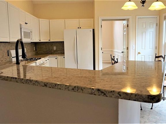 4th image of 3989 Berwick Farm Dr