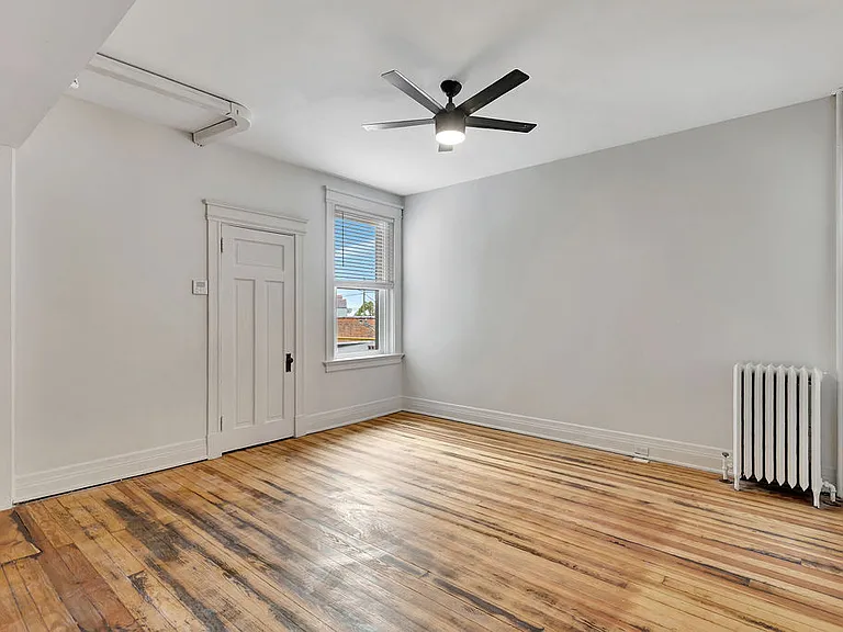 35 E 8th St #B — Photo 2