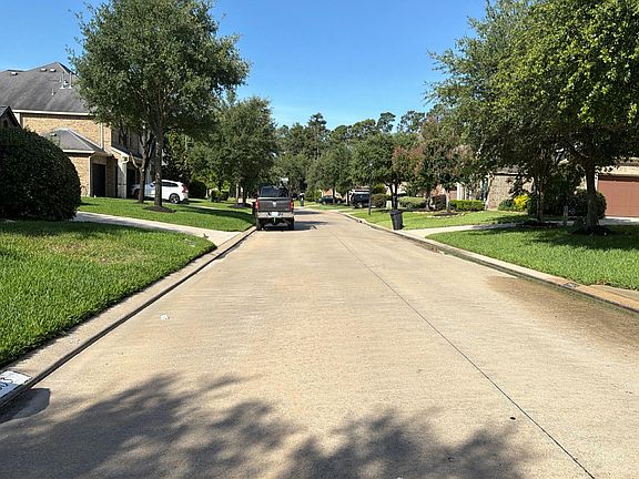 4th image of 7722 Oak Moss Dr