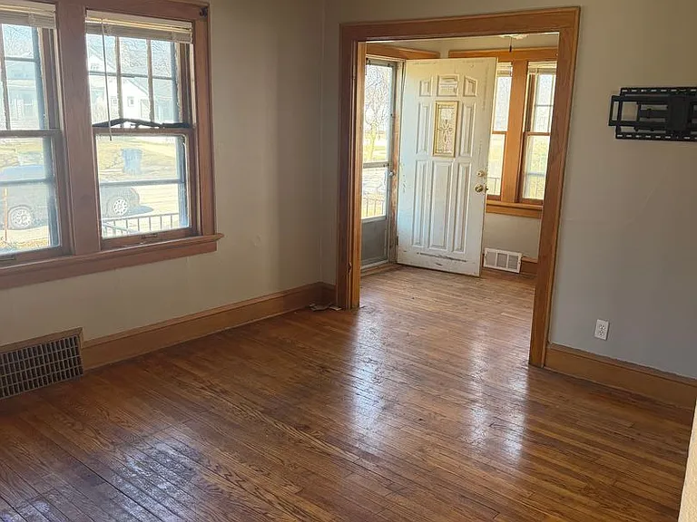 2444 N 55th St — Photo 3