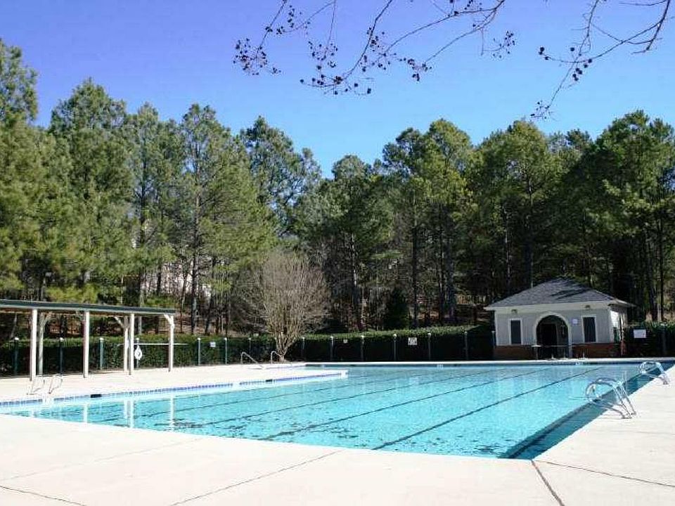 2nd image of 466 Waterford Dr