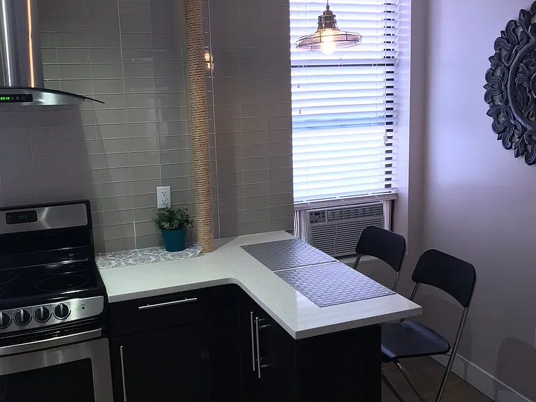 91 Allen St #15 — Photo 4