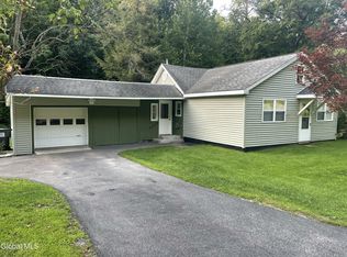 317 Cranes Hollow Rd, Amsterdam, NY 12010