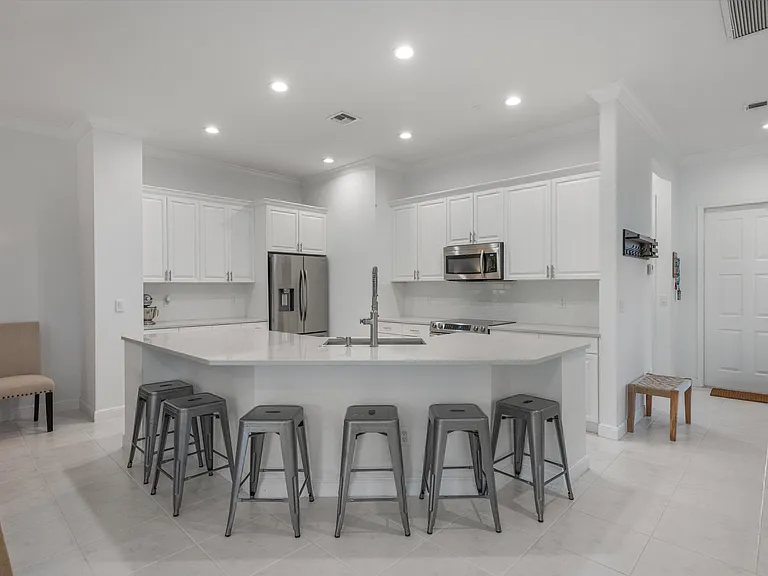 2920 Twin Oaks Way — Photo 13