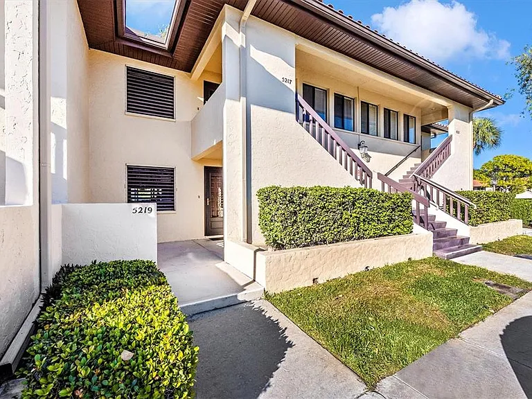 5219 Lake Village Dr #21 — Photo 47