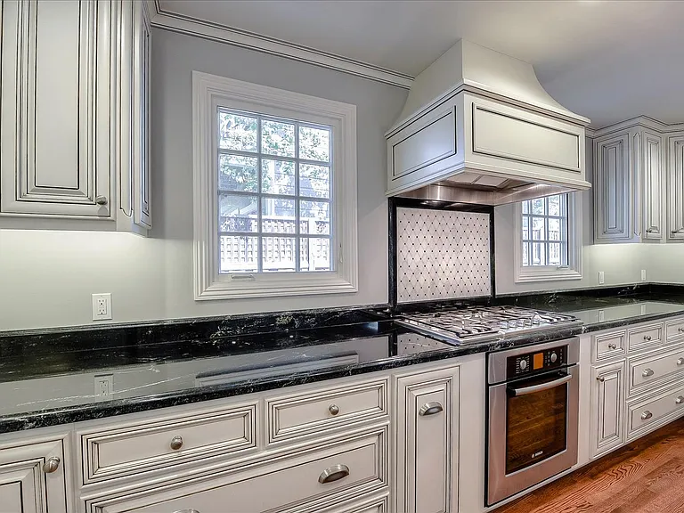 135 Wilder Ave — Photo 11