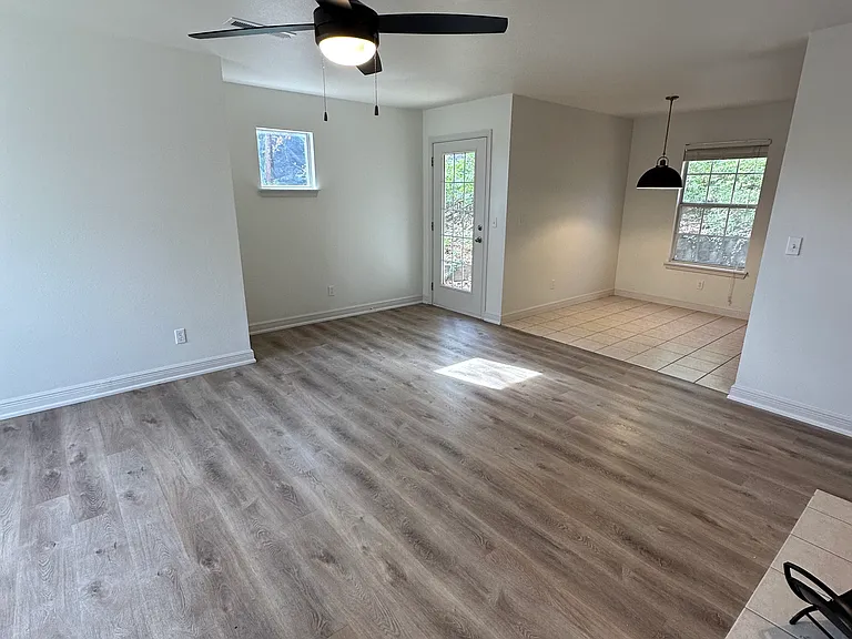 3127 N Kensington Ct — Photo 3