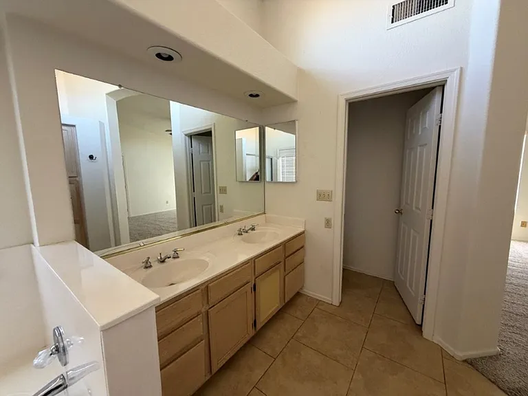15435 S 44th Way — Photo 14