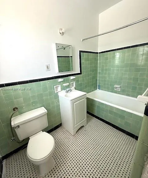 222 28th St #6 — Photo 13