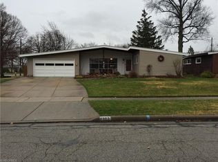 6303 Springwood Rd, Parma Heights, OH 44130