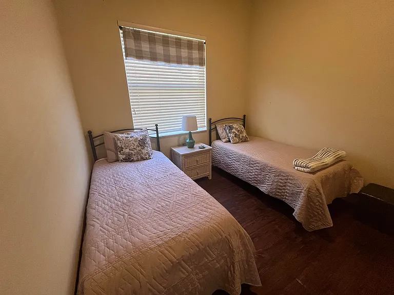 9201 Wentworth Ln — Photo 18