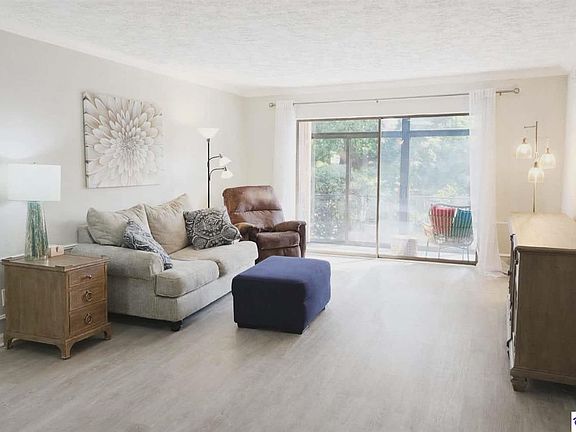 5th image of 1600 Gardiner Ln