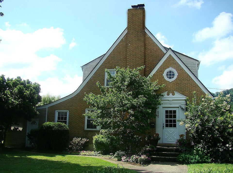 616 Walnut Avenue