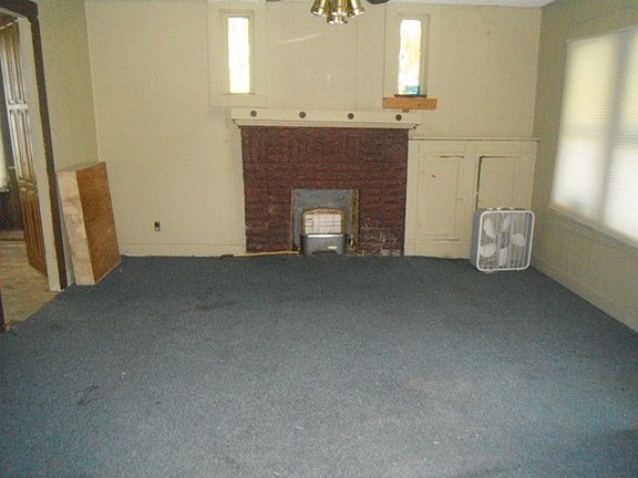 2nd image of 1208 W Durant Ave