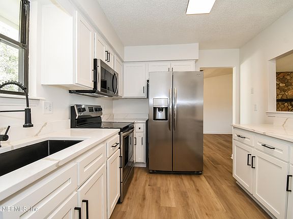 5th image of 1782 OAK GROVE Drive S