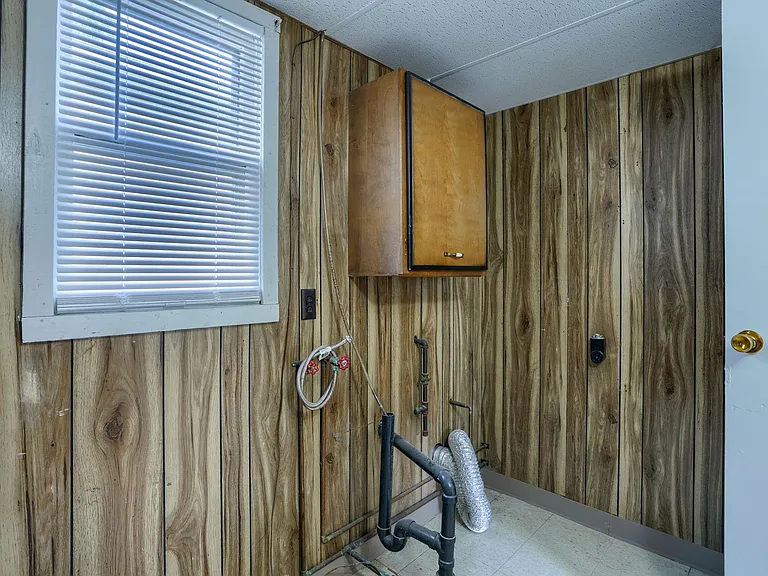 273 Shanahan Rd — Photo 38