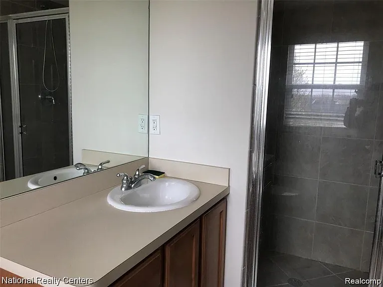 41876 Yeats Dr — Photo 18