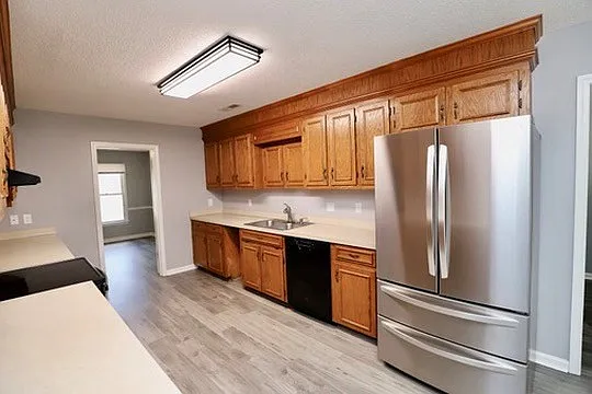 944 Twin Lakes Dr — Photo 18