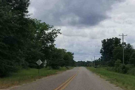 Exterior Neighborhood (street photo)
