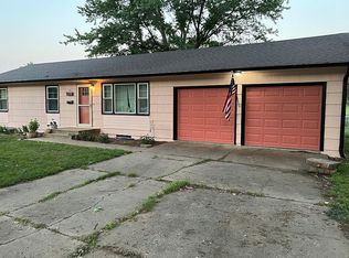 1104 S Highland Dr, Harrisonville, MO 64701