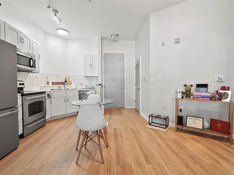 898 Oak St SW #1105 — Photo 16