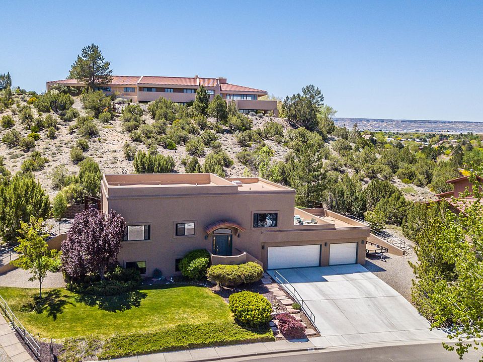 1st image of 631 Cerrillos Dr
