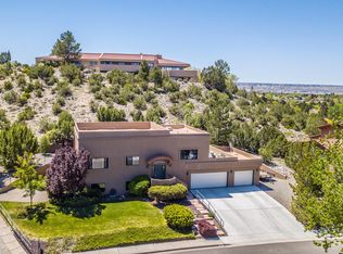 631 Cerrillos Dr, Farmington, NM 87401