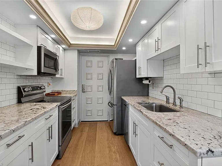 2400 Gulf Shore Blvd N #603 — Photo 11
