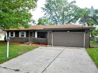 2601 Crowsnest Dr, Hobart, IN 46342