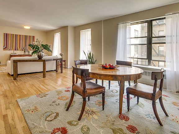 3rd image of 315 Saint Johns Pl APT 4H