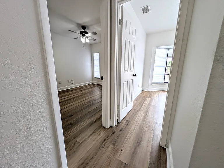 705 N Himes Ave — Photo 23